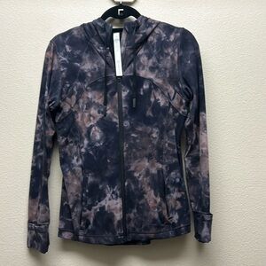 Beautiful sweatshirt! Just like new!!